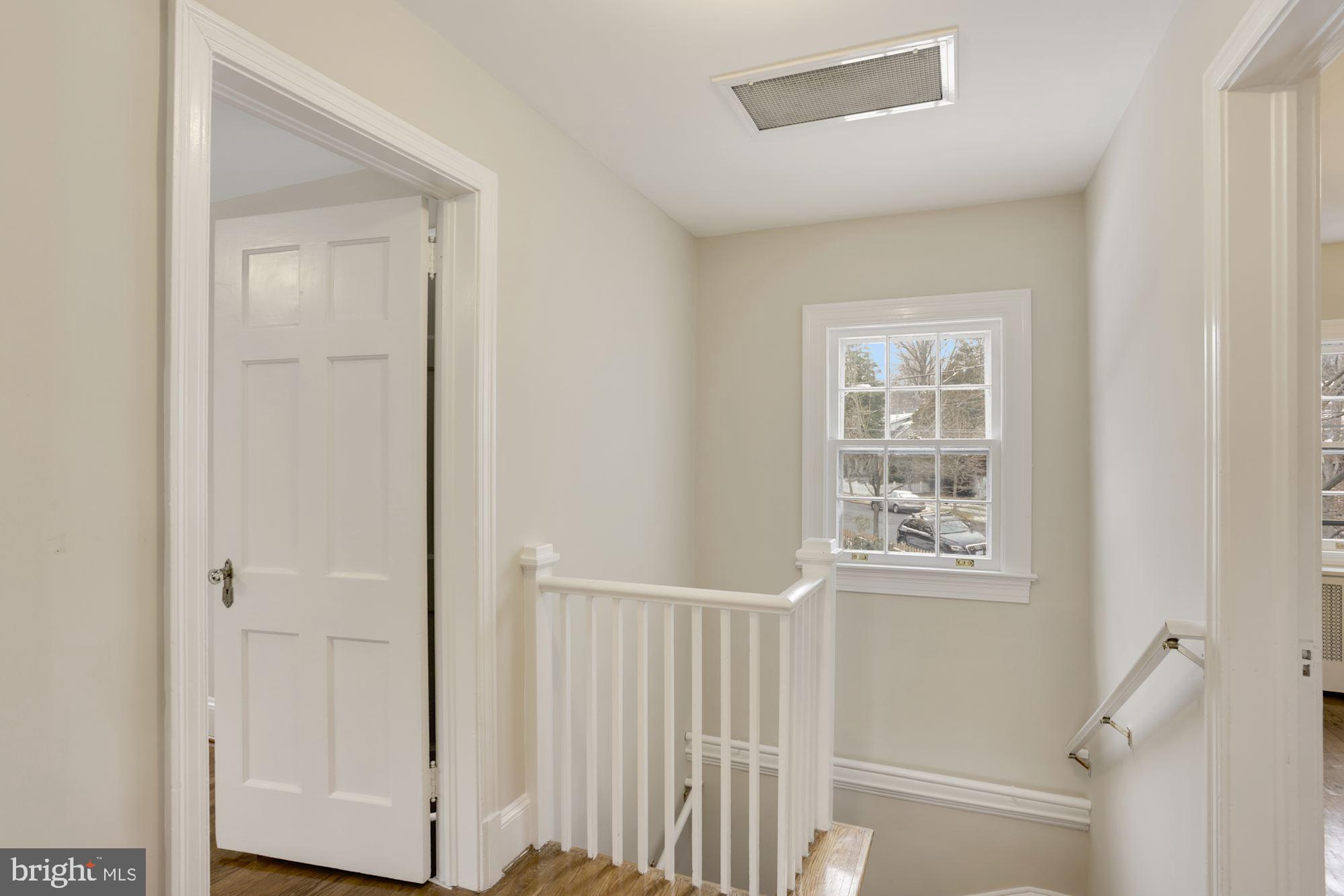 5724 Nebraska Avenue Northwest Washington, DC 20015 - Photo 16 of 28 second floor landing