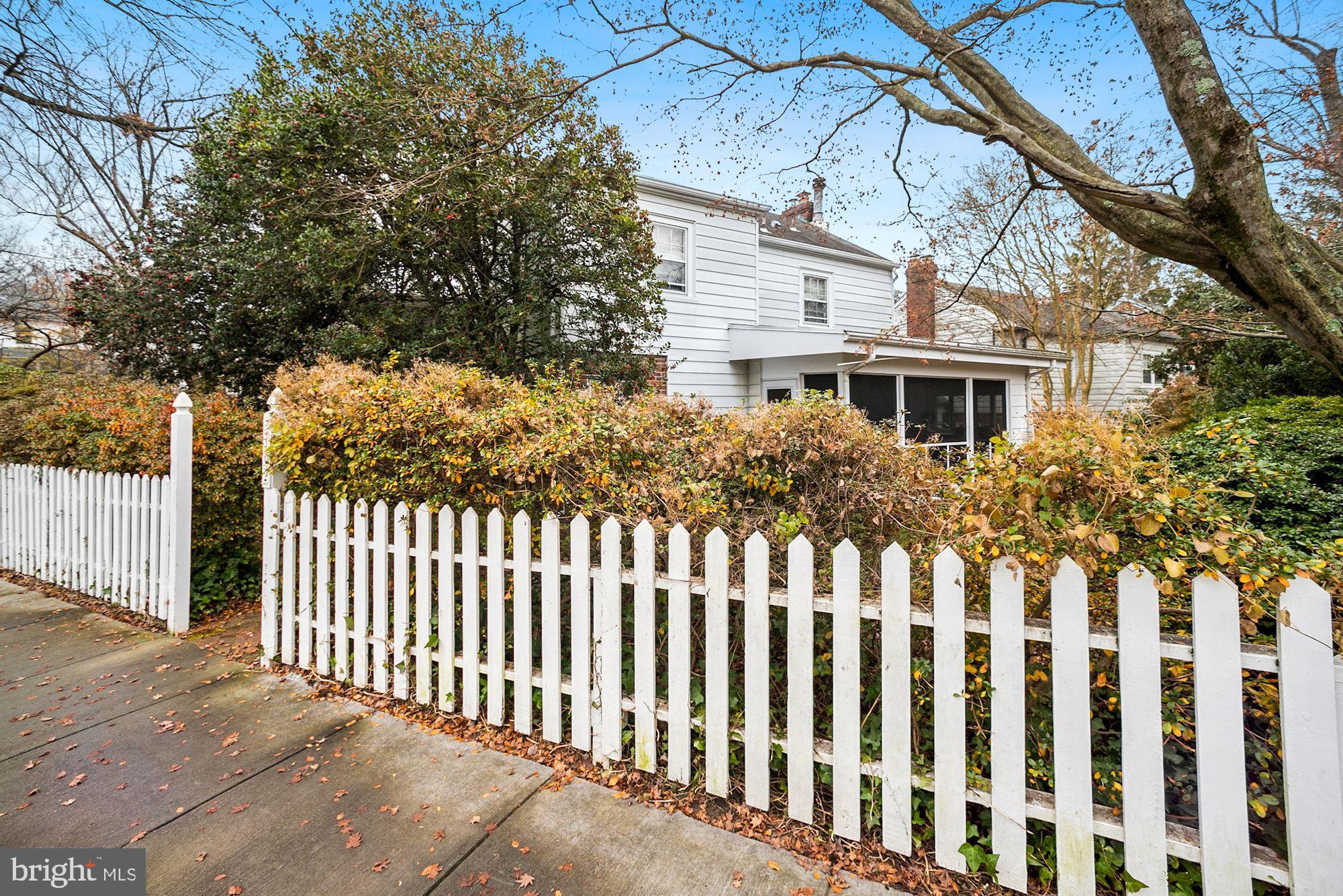 5724 Nebraska Avenue Northwest Washington, DC 20015 - Photo 26 of 28 corner lot