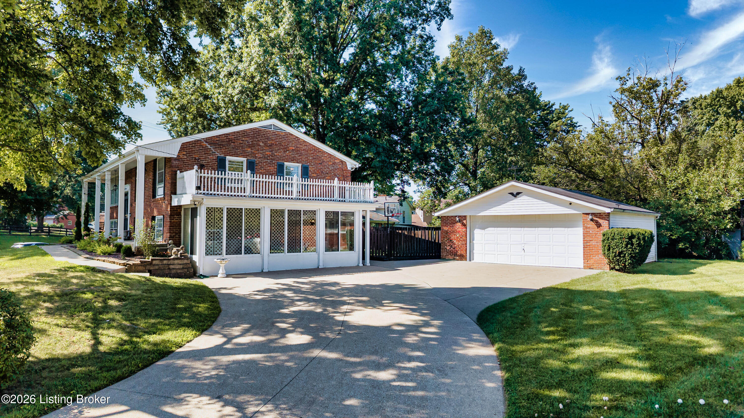 6516 Hollow Tree Road Louisville, KY 40228 - Photo 9 of 70 Double Driveway