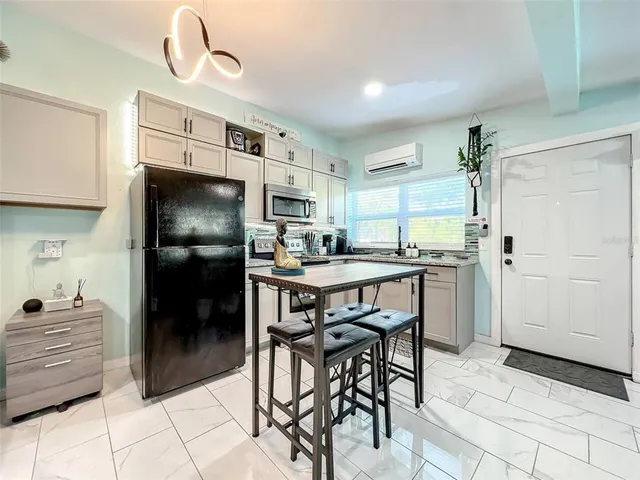 $2,200 | Undisclosed Address, Orlando, FL 32806