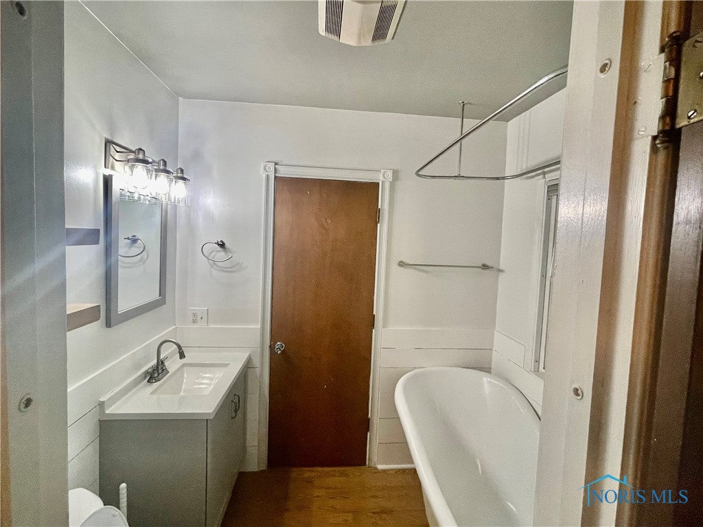 720 Vanderbilt Road Toledo, OH 43615 - Photo 8 of 14 Gallery Image 8