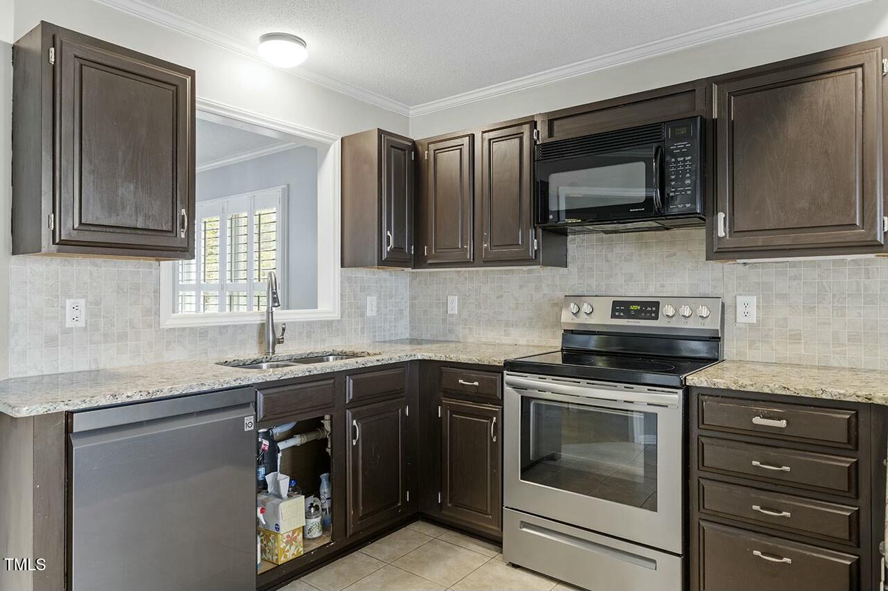 1436 Mahonia Court Raleigh, NC 27615 - Photo 12 of 34 kitchen