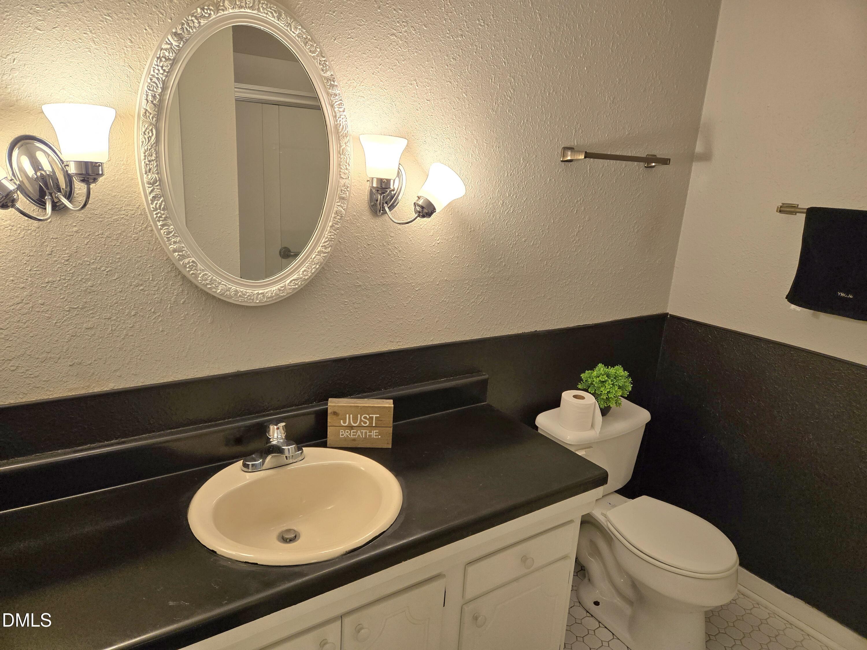 660 Pine Ridge Place Raleigh, NC 27609 - Photo 6 of 10