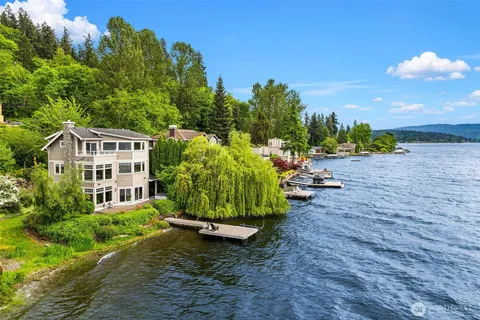 $3,800,000 | 2033 East Lake Sammamish Parkway Northeast, Sammamish, WA 98074