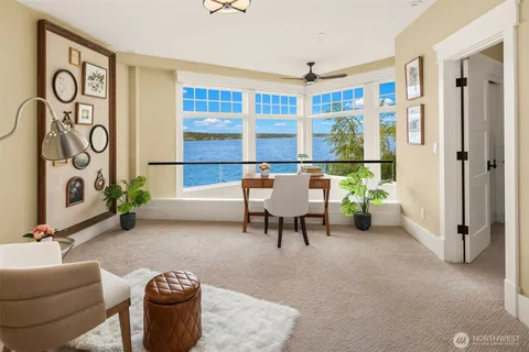 $3,800,000 | 2033 East Lake Sammamish Parkway Northeast, Sammamish, WA 98074