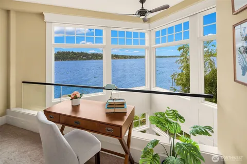 $3,800,000 | 2033 East Lake Sammamish Parkway Northeast, Sammamish, WA 98074
