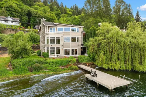 $3,800,000 | 2033 East Lake Sammamish Parkway Northeast, Sammamish, WA 98074