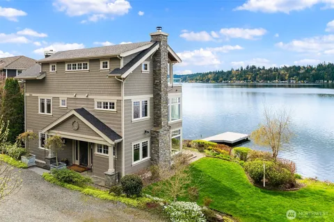 $3,800,000 | 2033 East Lake Sammamish Parkway Northeast, Sammamish, WA 98074