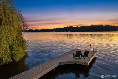$3,800,000 | 2033 East Lake Sammamish Parkway Northeast, Sammamish, WA 98074
