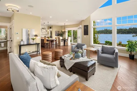 $3,800,000 | 2033 East Lake Sammamish Parkway Northeast, Sammamish, WA 98074
