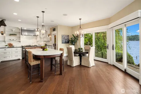 $3,800,000 | 2033 East Lake Sammamish Parkway Northeast, Sammamish, WA 98074