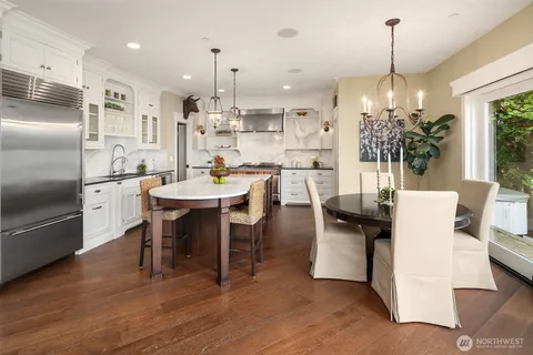 $3,800,000 | 2033 East Lake Sammamish Parkway Northeast, Sammamish, WA 98074