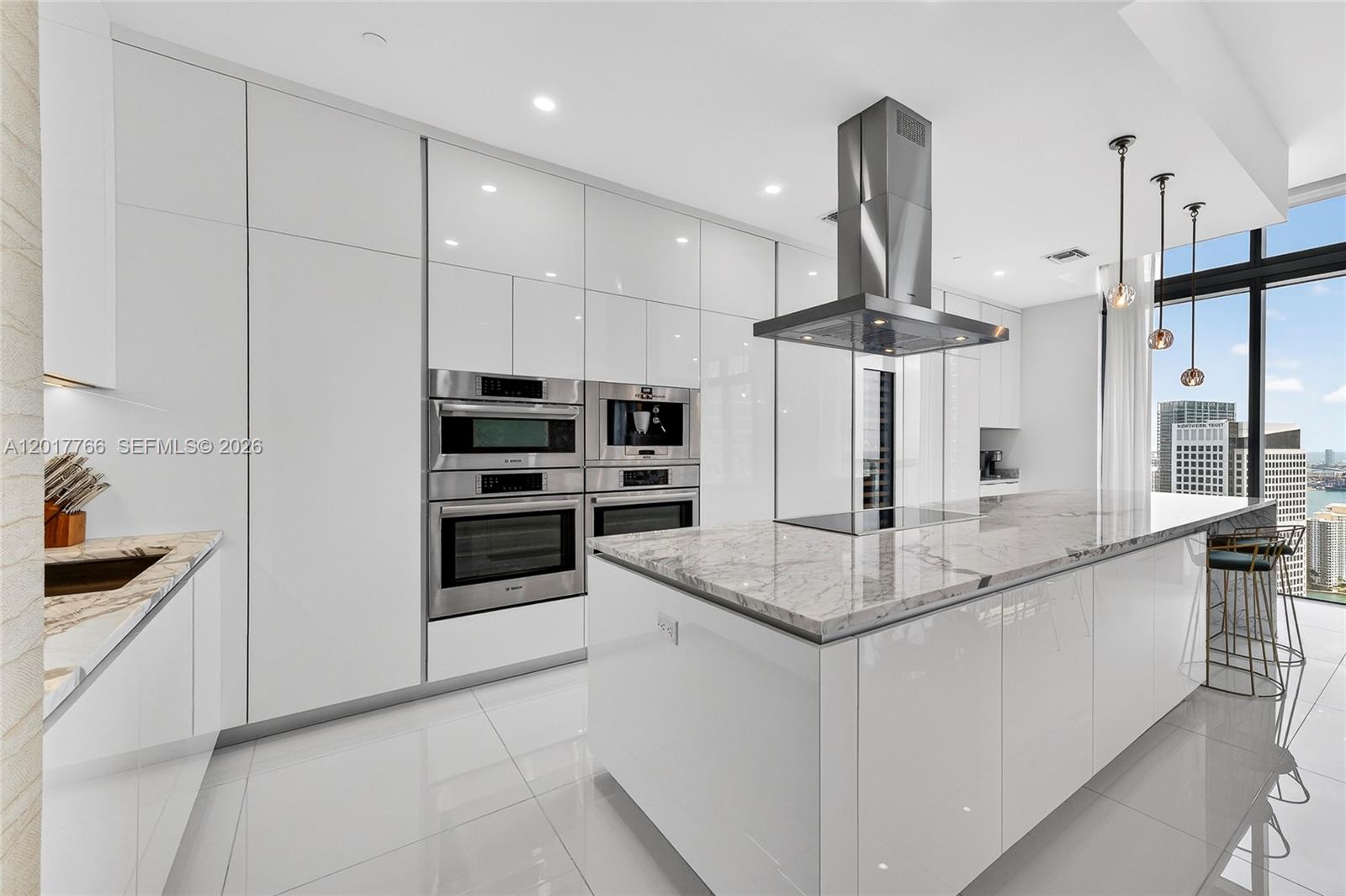88 Southwest 7th Street, Unit PH4202 Miami, FL 33130 - Photo 8 of 88