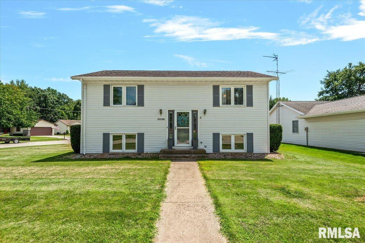 3028 Sutherland Road Springfield, IL 62702 - Photo 2 of 38
