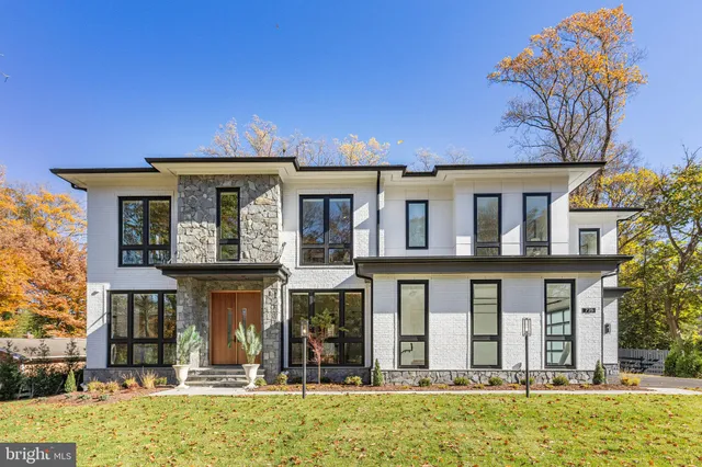 $5,489,000 | 725 Lawton Street, McLean, VA 22101