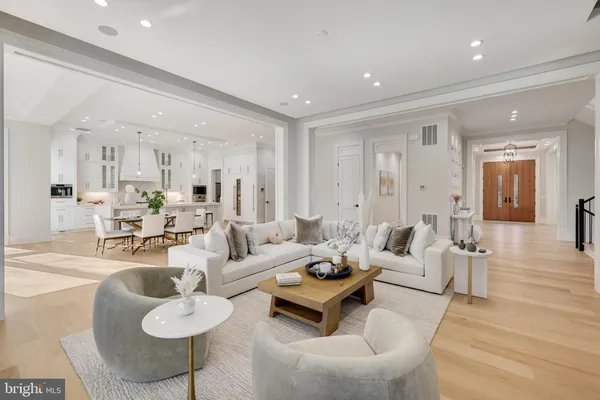 $5,489,000 | 725 Lawton Street, McLean, VA 22101