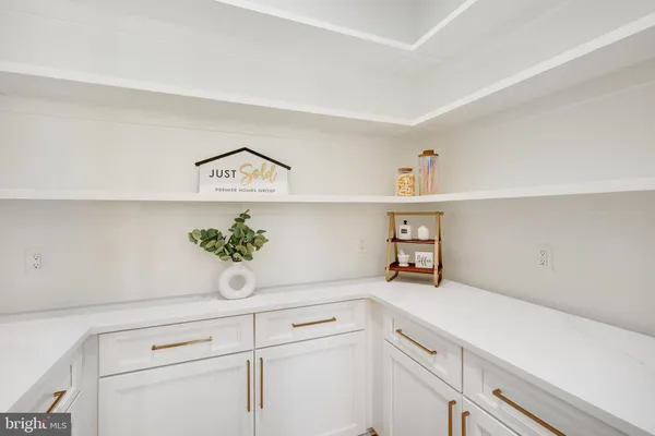 $5,489,000 | 725 Lawton Street, McLean, VA 22101