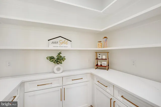 $5,489,000 | 725 Lawton Street, McLean, VA 22101