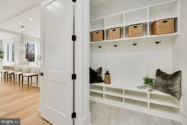 $5,489,000 | 725 Lawton Street, McLean, VA 22101
