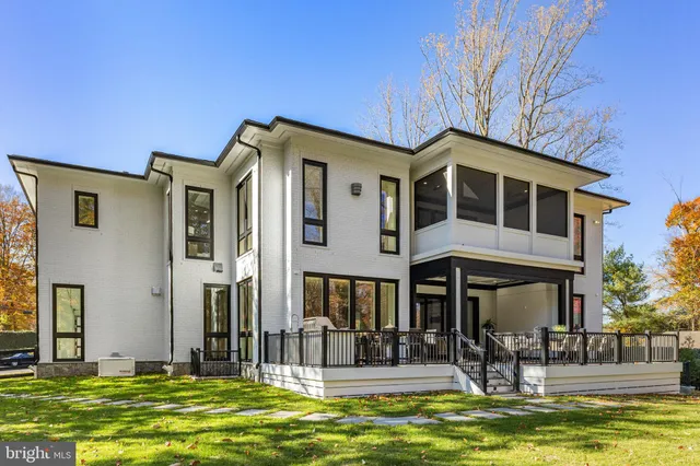 $5,489,000 | 725 Lawton Street, McLean, VA 22101