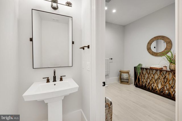 $5,489,000 | 725 Lawton Street, McLean, VA 22101