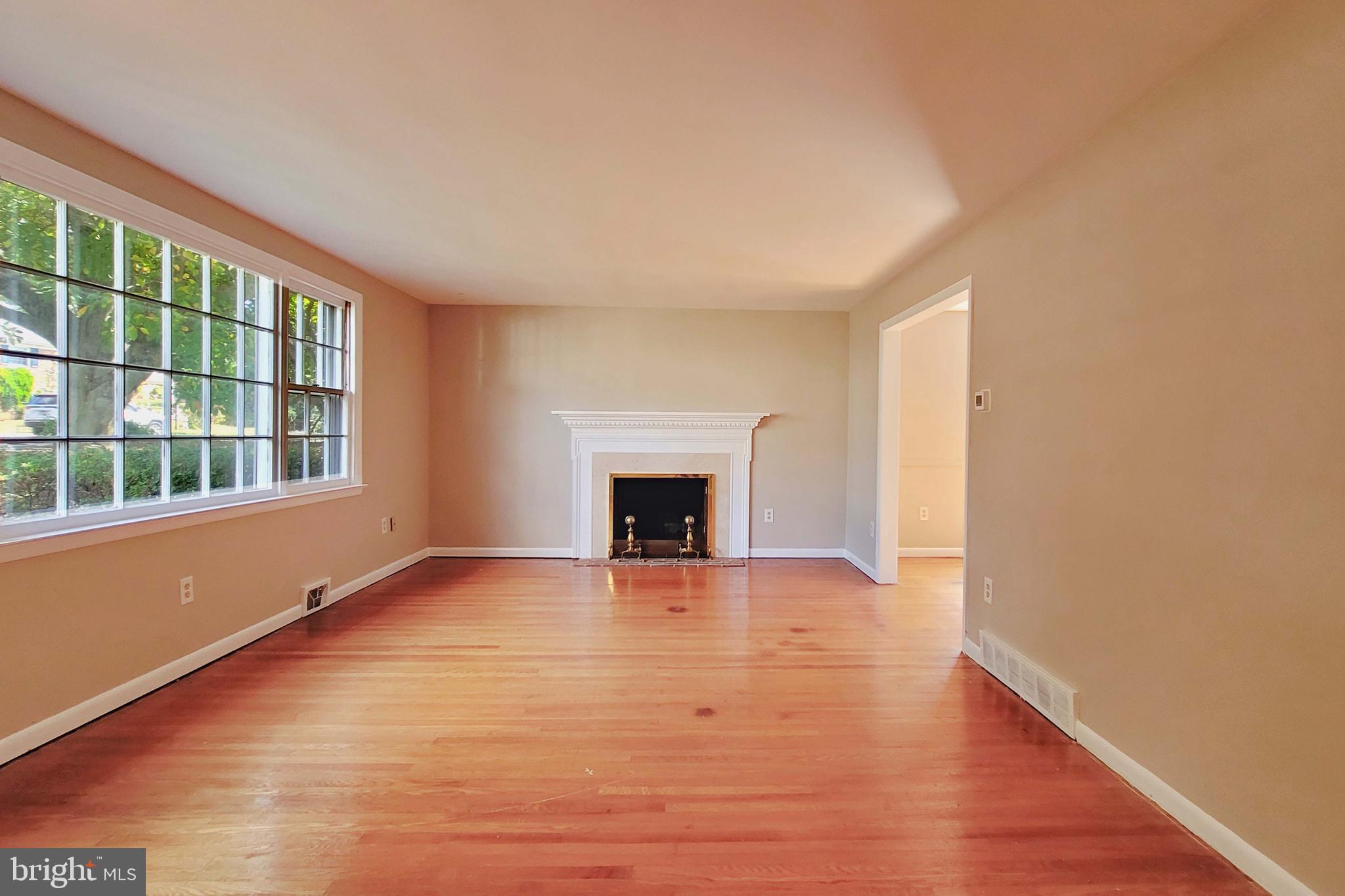 120 Snyder Lane Springfield, PA 19064 - Photo 4 of 28 Gallery Image 4