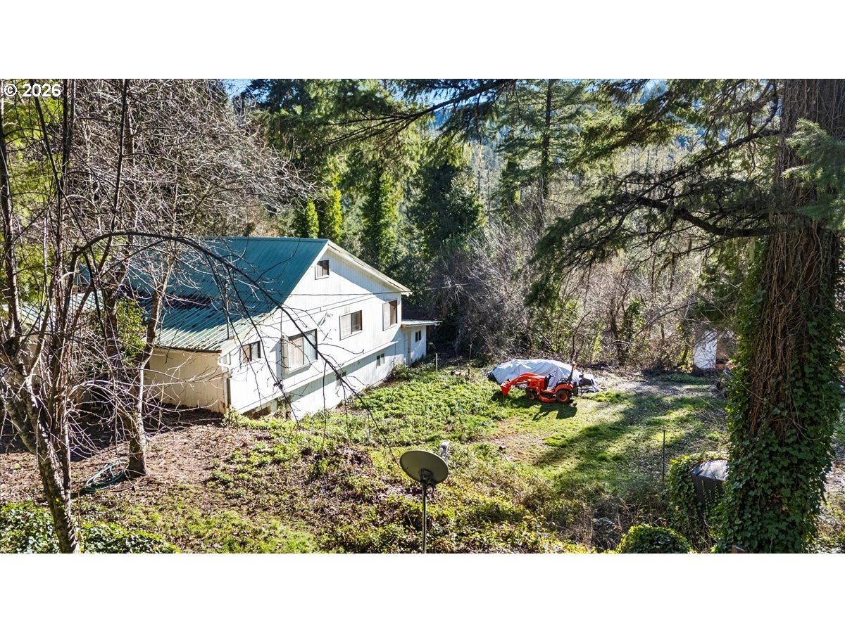 2680 South Umpqua Road Tiller, OR 97484 - Photo 30 of 46