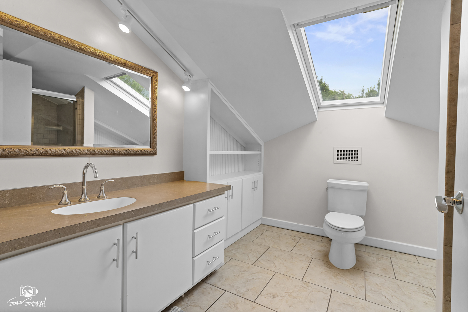 1886 Springview Drive Kankakee, IL 60901 - Photo 40 of 42 a bathroom with a toilet sink and mirror