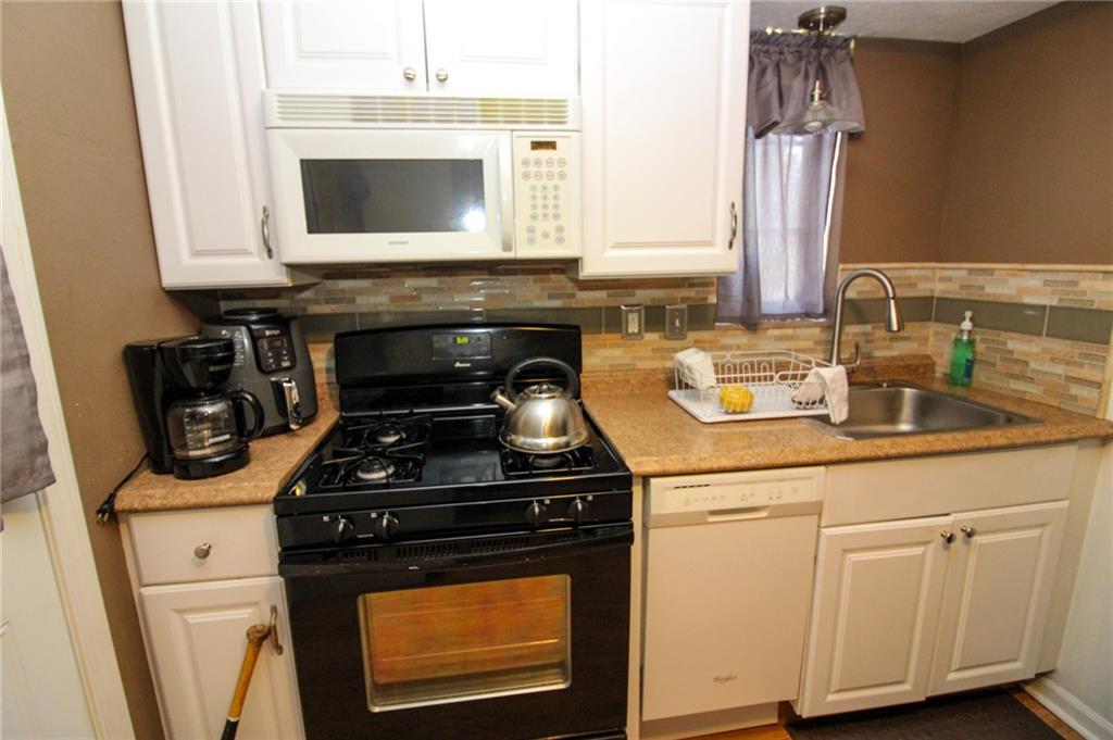 1013 3rd Street McKees Rocks, PA 15136 - Photo 4 of 18