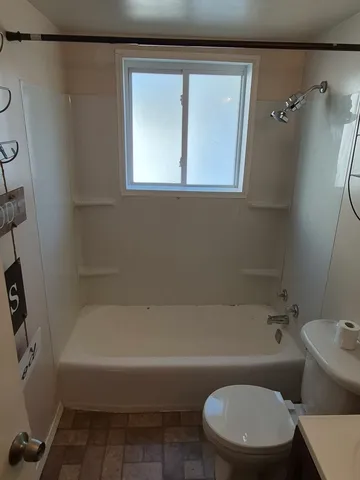 $1,800 | 1604 20th Street, North Chicago, IL 60064