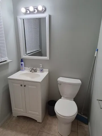 $1,800 | 1604 20th Street, North Chicago, IL 60064