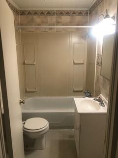 226 Dunlap Street Lansing, MI 48910 - Photo 9 of 13 226 Dunlap Bathroom