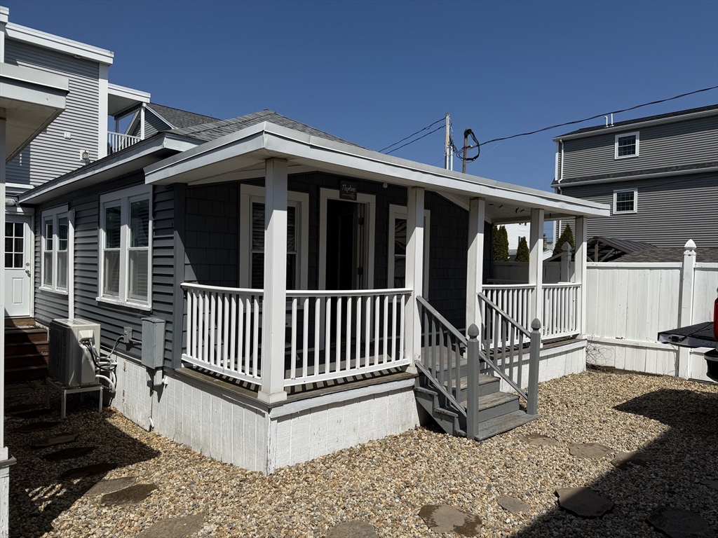 7 Dover Street Hampton, NH 03842 - Photo 2 of 18