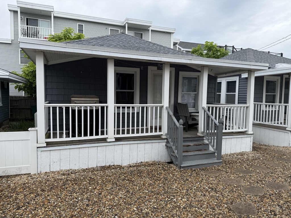 7 Dover Street Hampton, NH 03842 - Photo 3 of 18