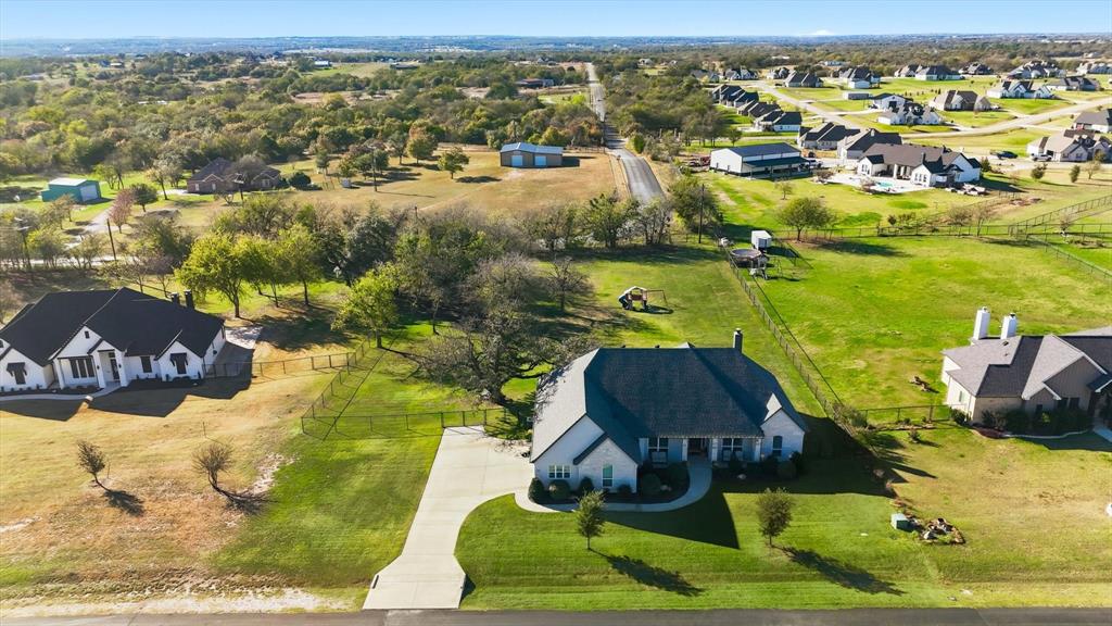 235 Columbia Court Springtown, TX 76082 - Photo 32 of 34
