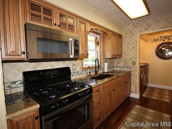 7324 Oak Crest Road Riverton, IL 62561 - Photo 3 of 24 Gallery Image 3