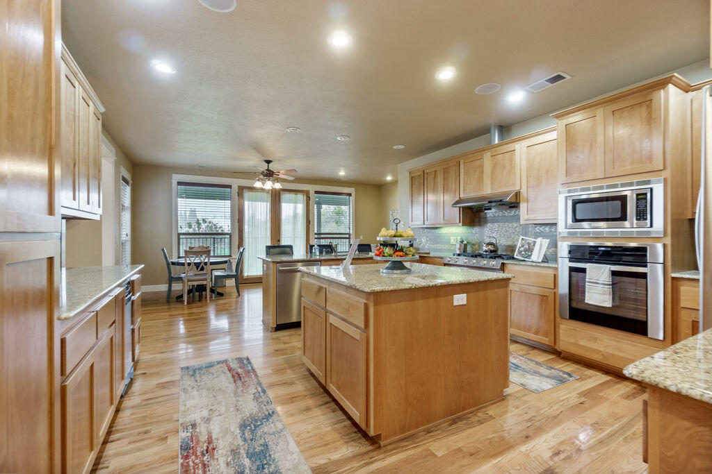 1315 Poppy Ridge Drive Eagle Point, OR 97524 - Photo 22 of 50 PR(29)