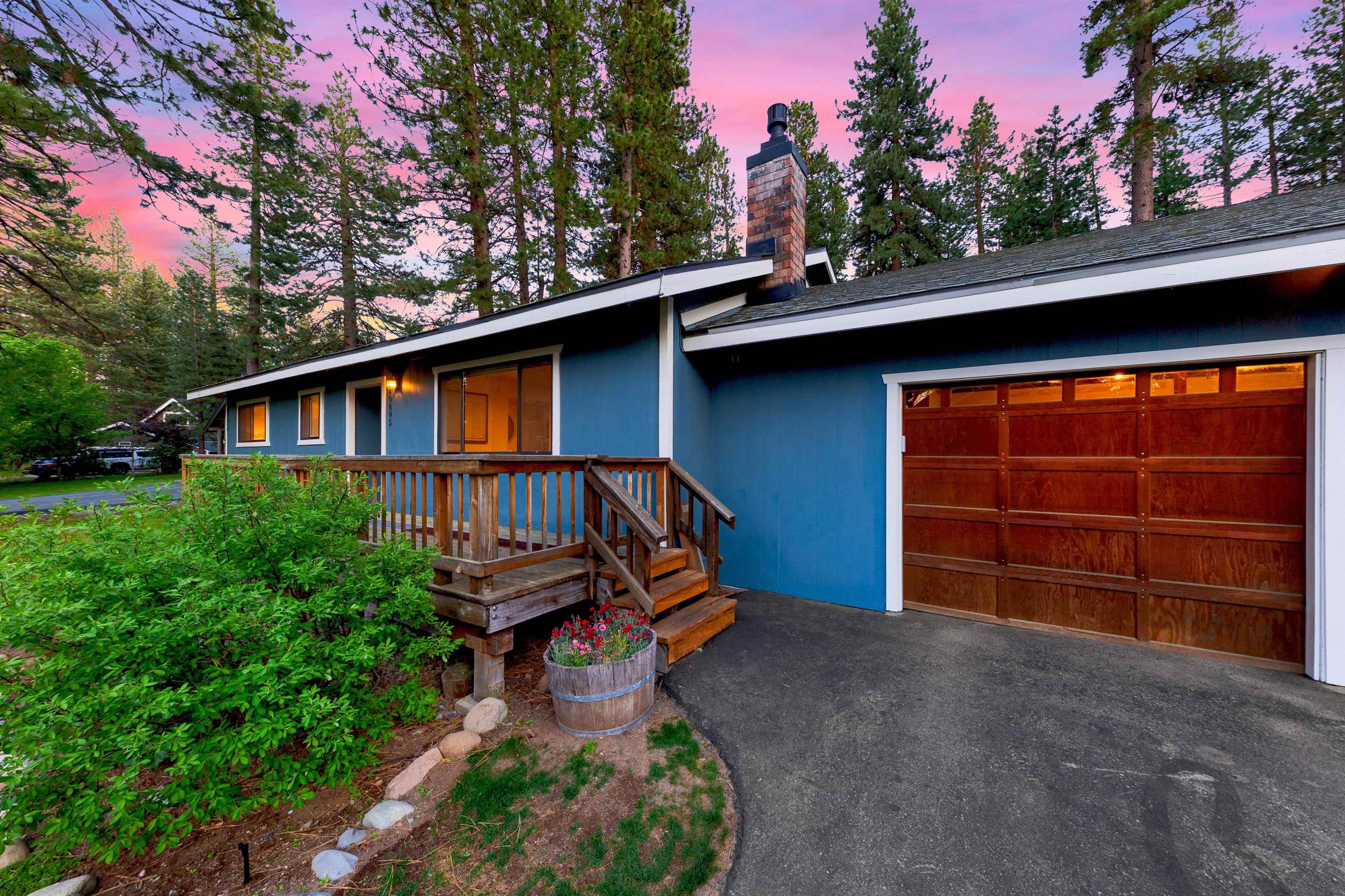 10895 Jeffery Pine Road Truckee, CA 96161 - Photo 3 of 28