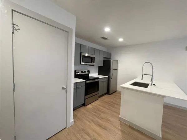 $1,260 | 5520 Gaston Avenue, Unit 108, Dallas, TX 75214