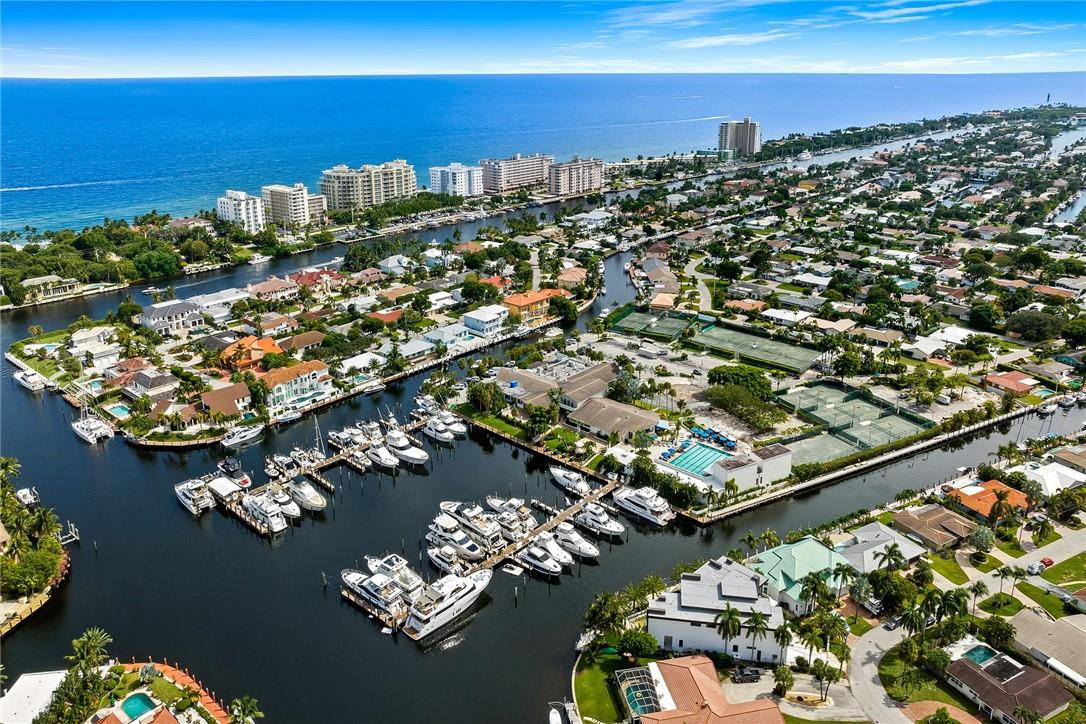 4130 Northeast 23rd Avenue Lighthouse Point, FL 33064 - Photo 38 of 40 Lighthouse Point Yacht Club