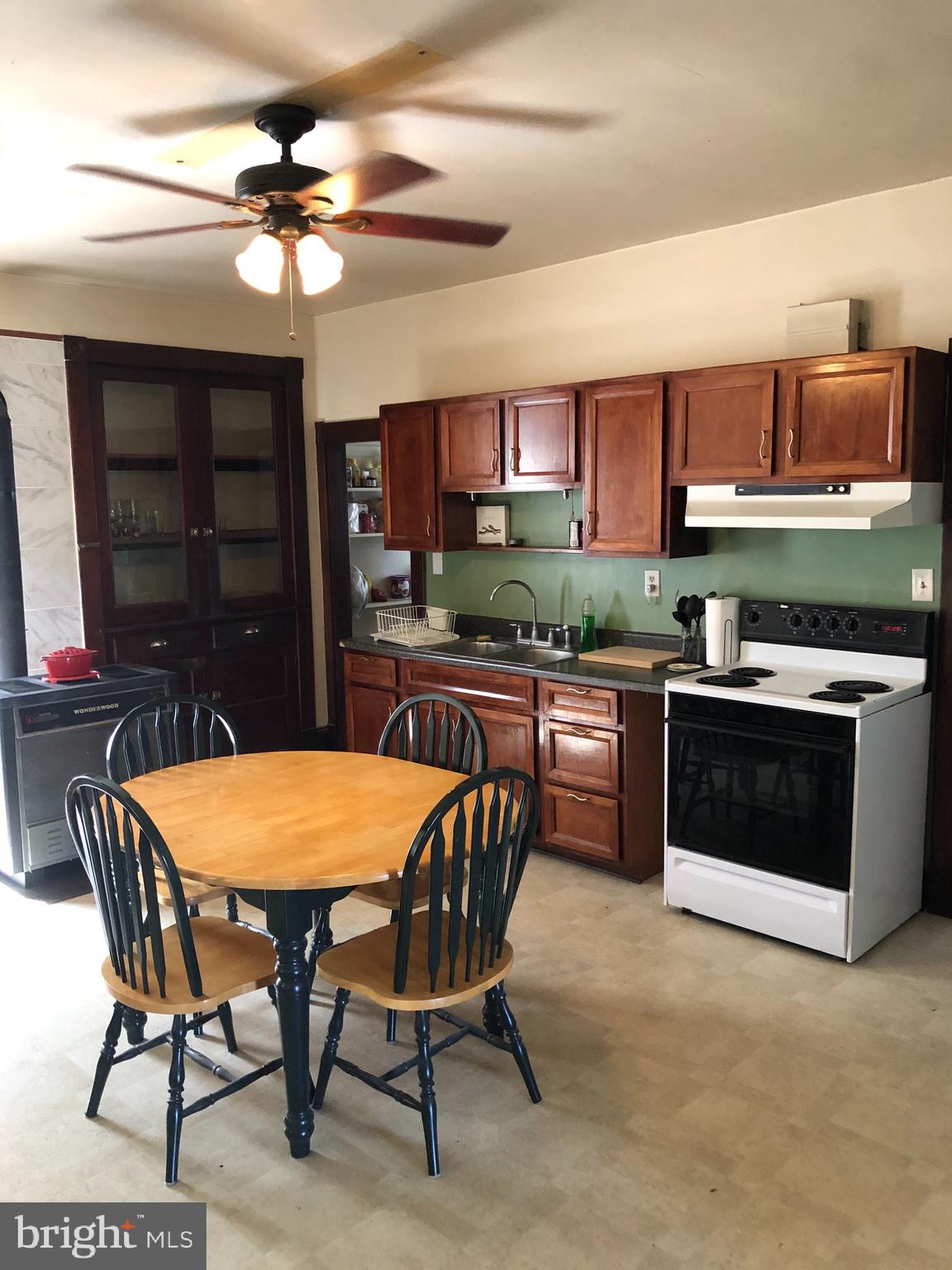 4993 Middle Road Winchester, VA 22602 - Photo 13 of 32 Eat-in kitchen