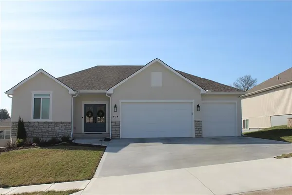 $480,000 | 205 Prairie Rose Circle, Smithville, MO 64089