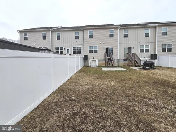 a view of a parking space