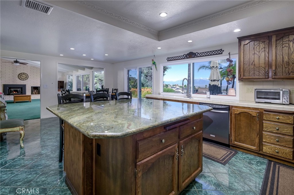 14531 Viewcrest Drive Riverside, CA 92503 - Photo 6 of 66