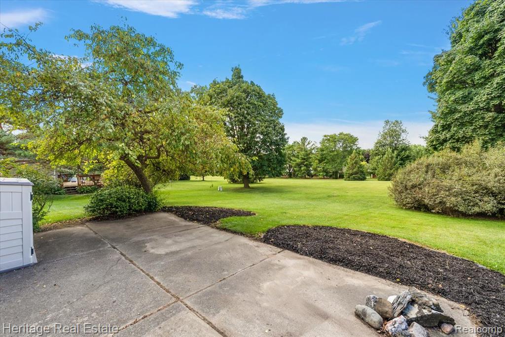 393 Coldiron Drive Rochester Hills, MI 48307 - Photo 34 of 51