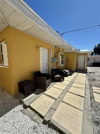 $2,800 | 15398 2nd Street East, Madeira Beach, FL 33708