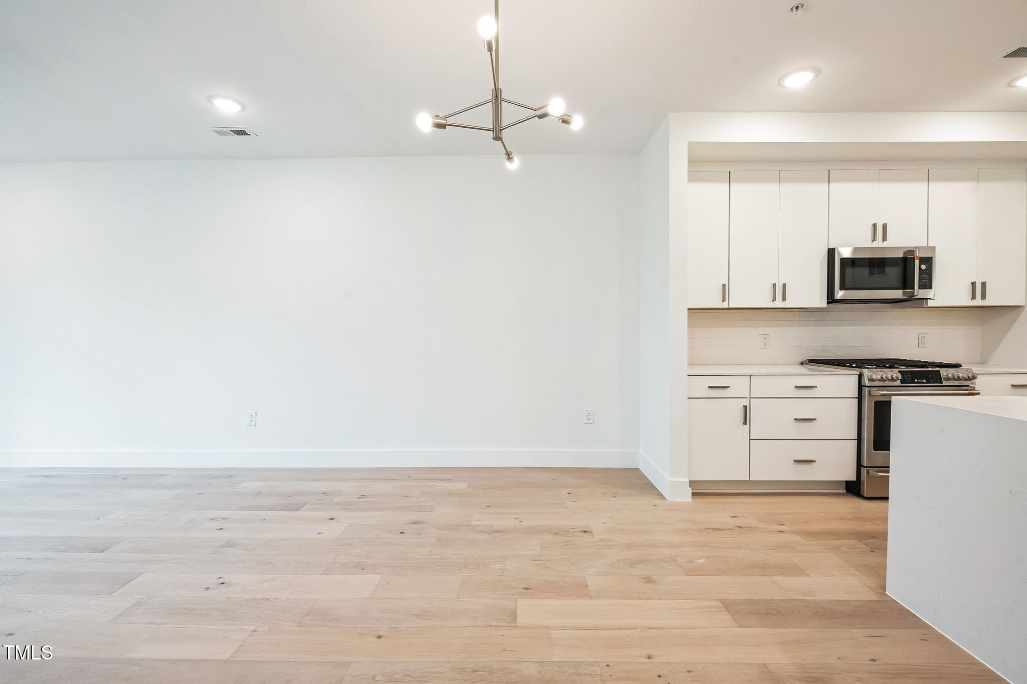 29 Enterprise Street, Unit 107 Raleigh, NC 27607 - Photo 7 of 26 29_Enterprise_St_Raleigh_NC_27607_USA-Ki
