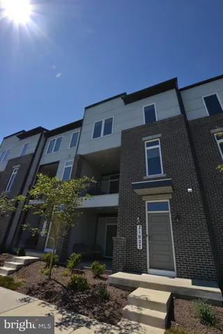 $3,200 | 21027 Ashburn Heights Drive, Ashburn, VA 20148