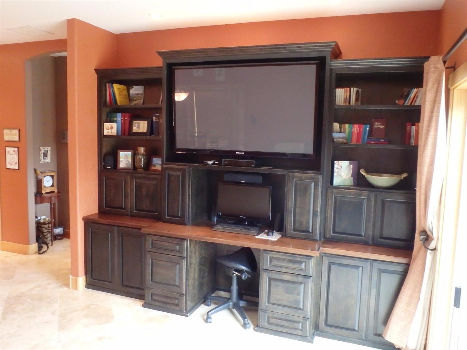 19619 Apache Road Bend, OR 97702 - Photo 8 of 25 Built in entertainment center and much o