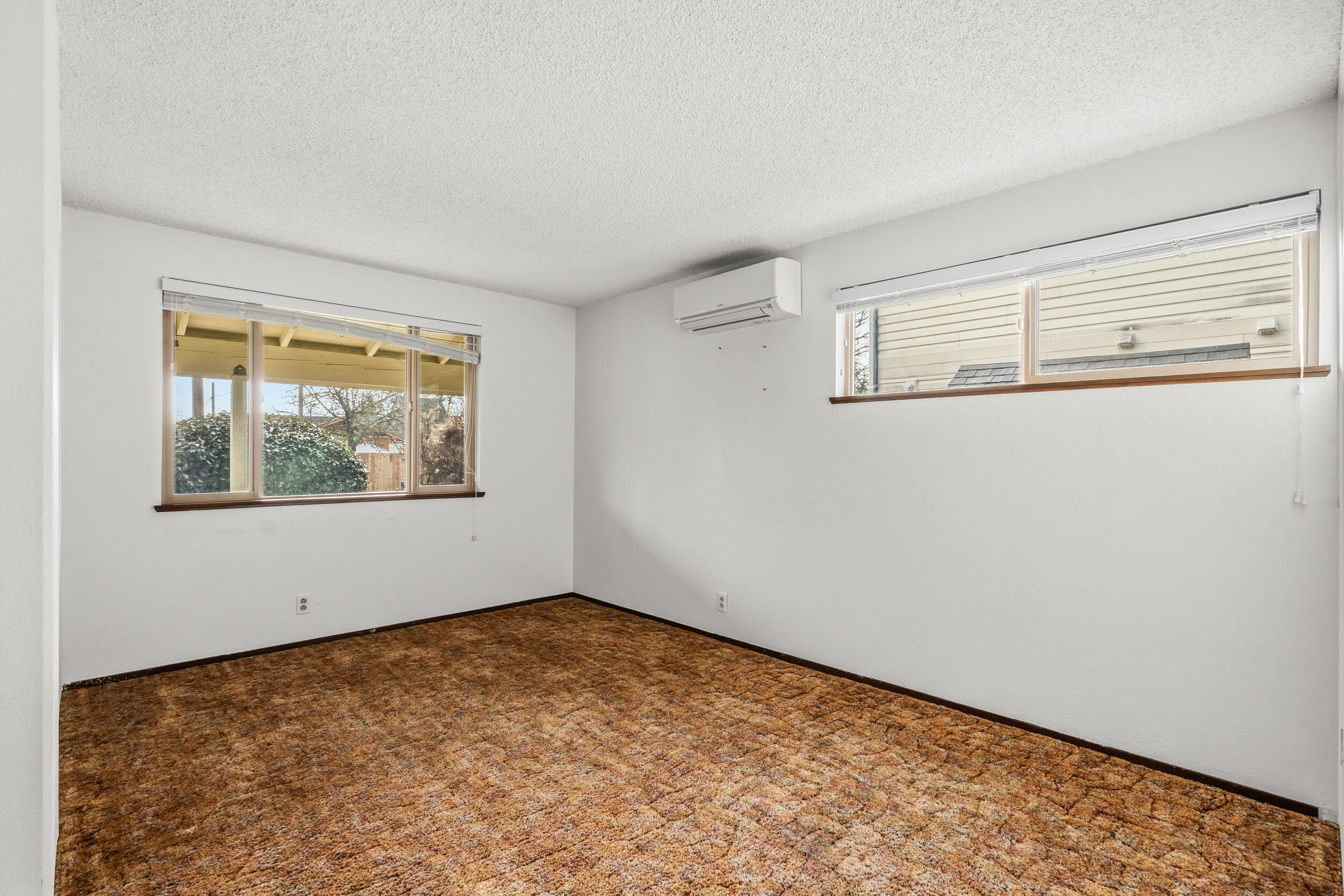 306 Southwest 3rd Street Grants Pass, OR 97526 - Photo 11 of 29 Gallery Image 11